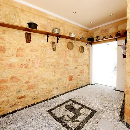 Annoula - Traditional Lindian House