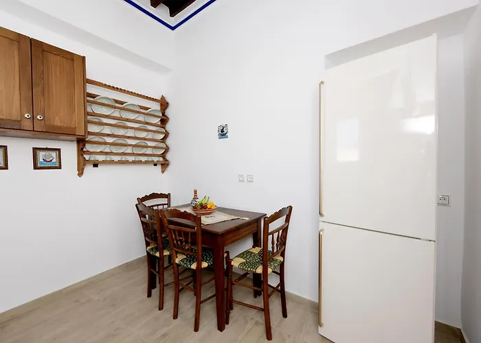 فيلة Annoula - Traditional Lindian House