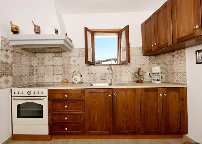 Annoula - Traditional Lindian House * لينثوس