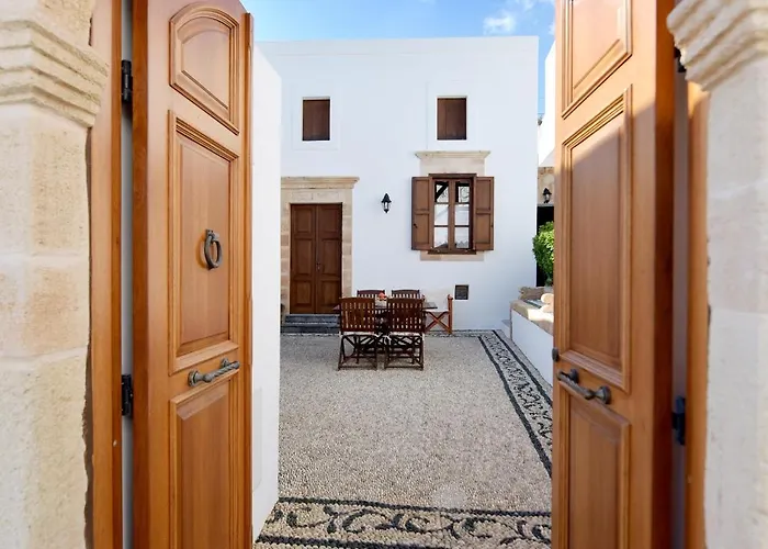 فيلة Annoula - Traditional Lindian House *